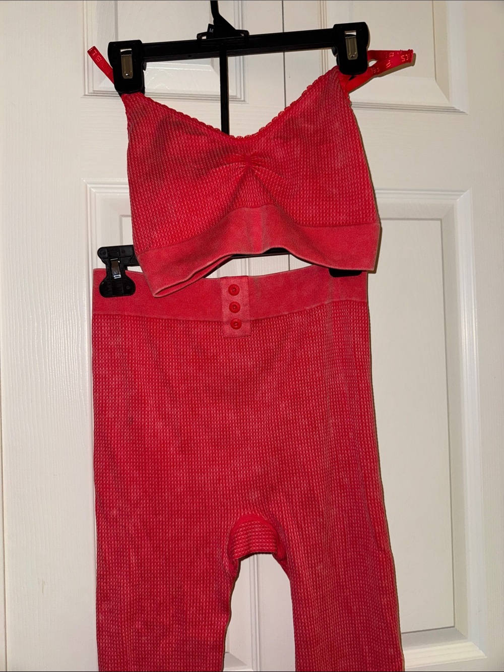 Fabletics Set Red Ribbed Stretch Leggings - Picture 2 of 2